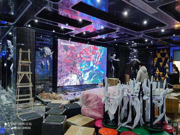 高密室内P2.5全彩显示屏